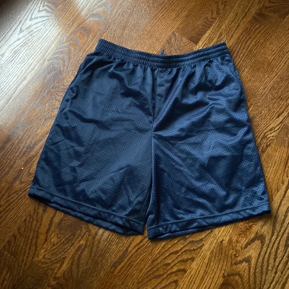 Men’s athletic shorts! - Picture 1 of 4
